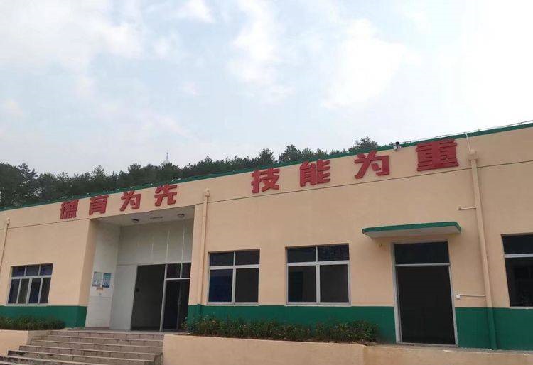 安远应用职业技术学校