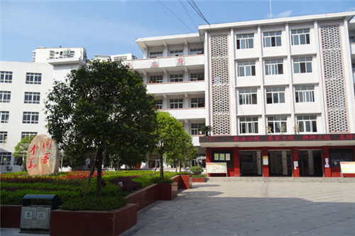 达州萼山职业技术学校宿舍环境、寝室环境 达州萼山职业技术学校宿舍环境、寝室环境