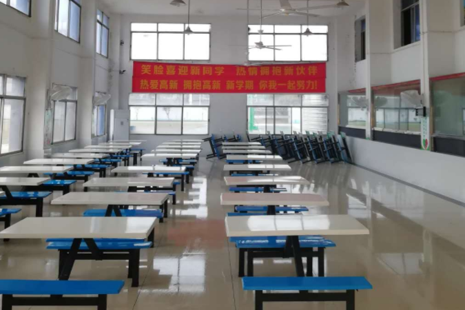 湘潭高新技术职业学校食堂环境