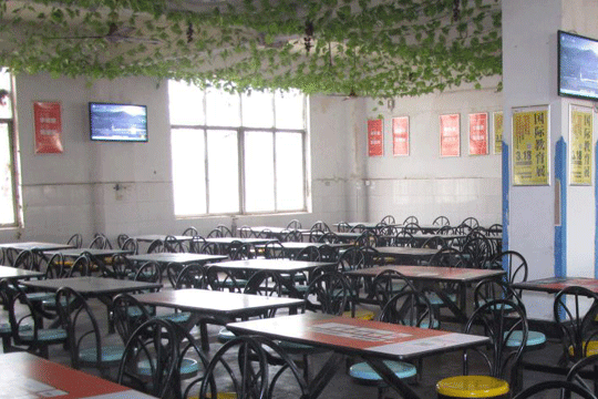 湖南省交通科技职业中等专业学校食堂环境