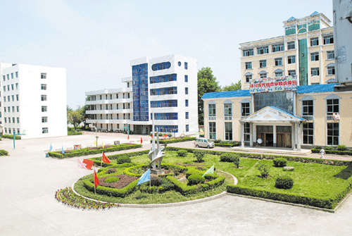 江西省临川现代教育学校
