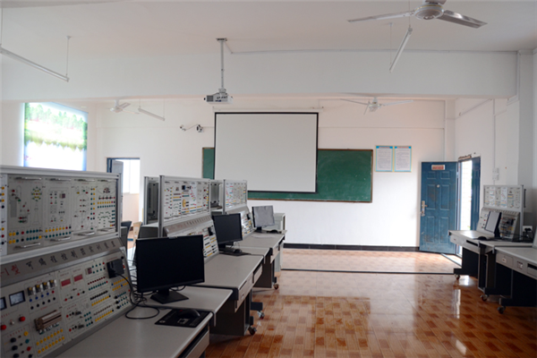 广水市职业技术教育中心实训室环境