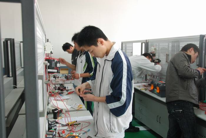 荆门市东宝区职业技术教育中心有哪些专业、招生专业