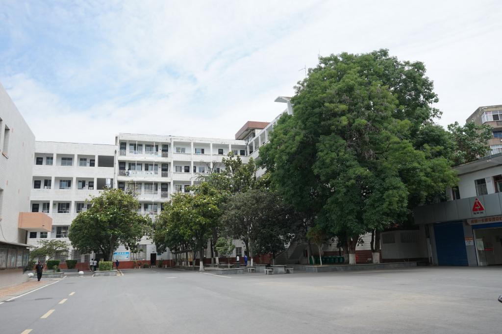 襄樊市工业学校招生条件、招生对象、招生分数