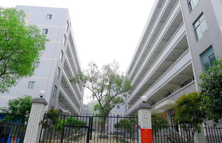 邵阳市高级技工学校宿舍环境