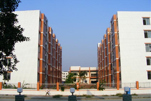 泸州市电子机械学校学费、大概收费是多少