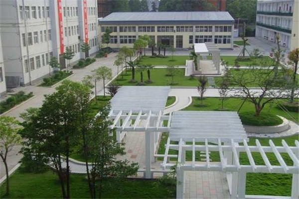 湖北省黄冈工程学校环境图