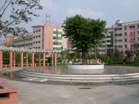 四川省旺苍职业中学学费、大概收费是多少