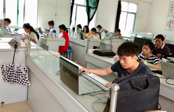 吉安市中等专业学校