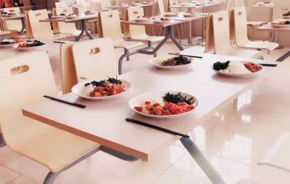 长沙涉外旅游职业中专食堂环境