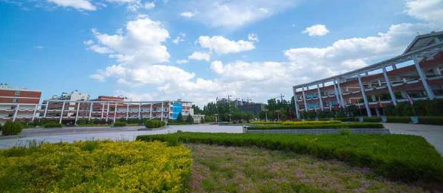 河南省工业科技学校环境