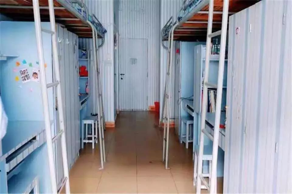 江西中山电子计算机中等专业学校寝室环境