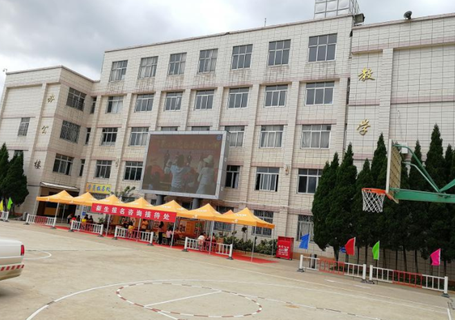 昆明市交通技工学校环境