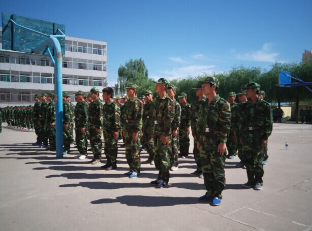 吕梁经济管理学校学费、大概收费是多少