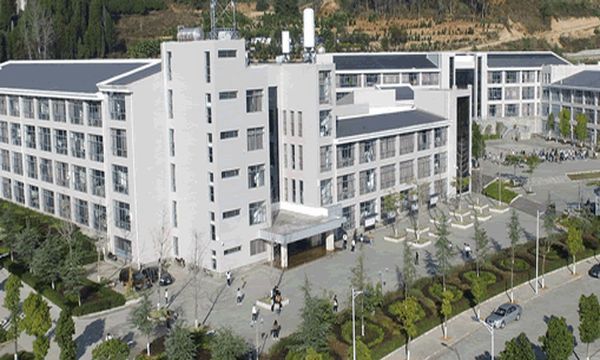 临沧财贸学校