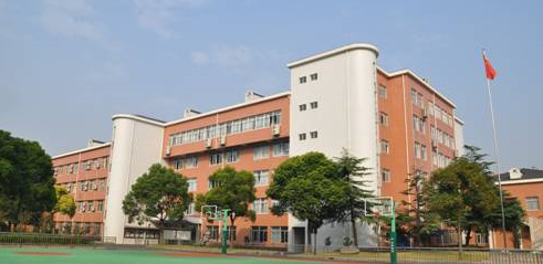 上海市宝山职业技术学校环境、学校图片