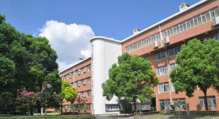 上海市宝山职业技术学校环境、学校图片