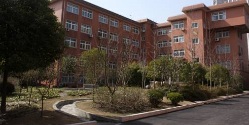 上海市宝山职业技术学校环境、学校图片