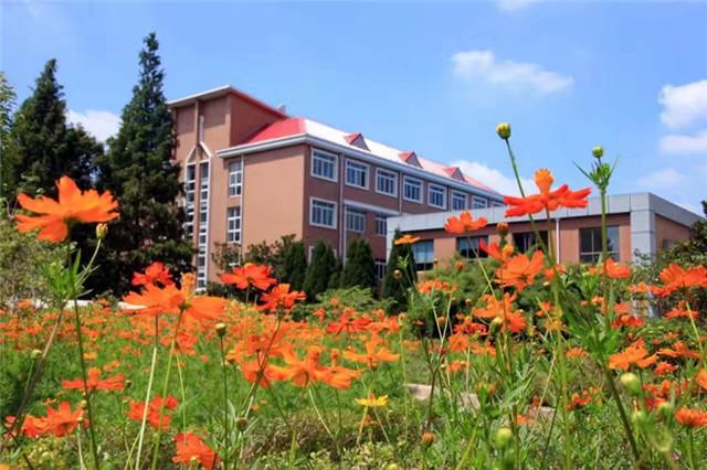 上海市贸易学校是一个怎样的学校、学校怎么样