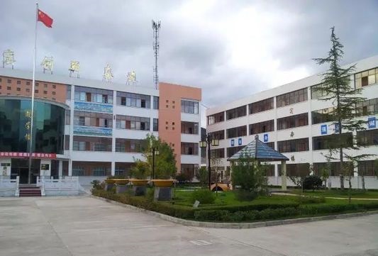 太白县职业技术教育中心