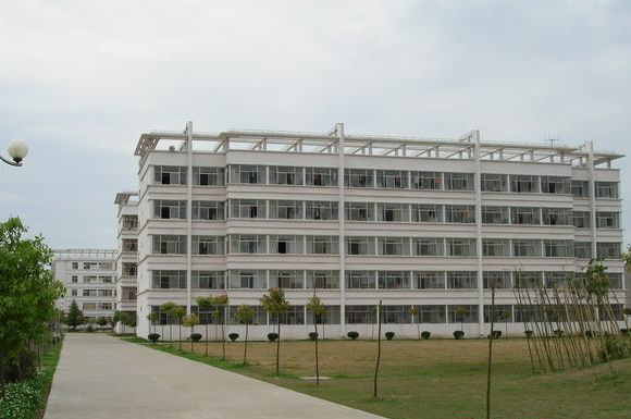 江苏省建湖中等专业学校