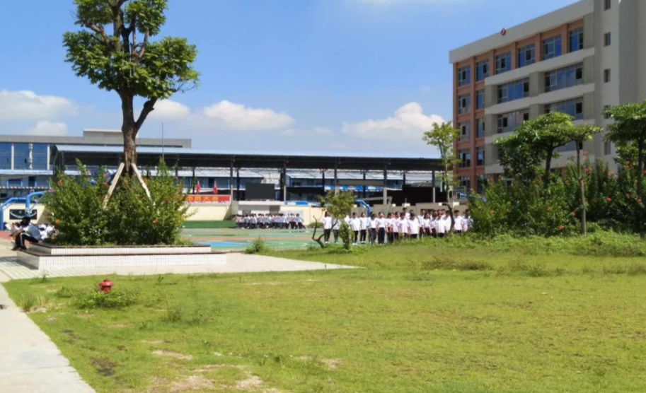 广州南华工贸高级技工学校环境、学校图片