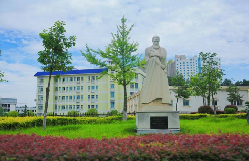 来宾市卫生学校