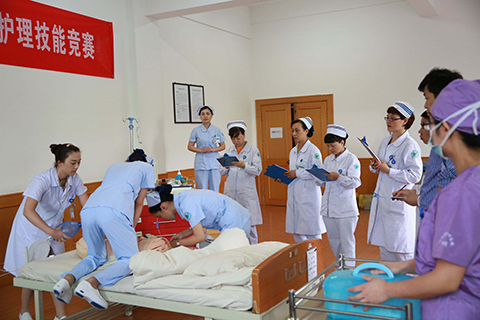 重庆市的卫生学校大学毕业能学医吗?