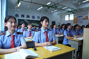 2021年读江西南昌铁路学校是什么学历呢？