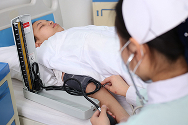 重庆哪个卫校有针灸推拿专业？